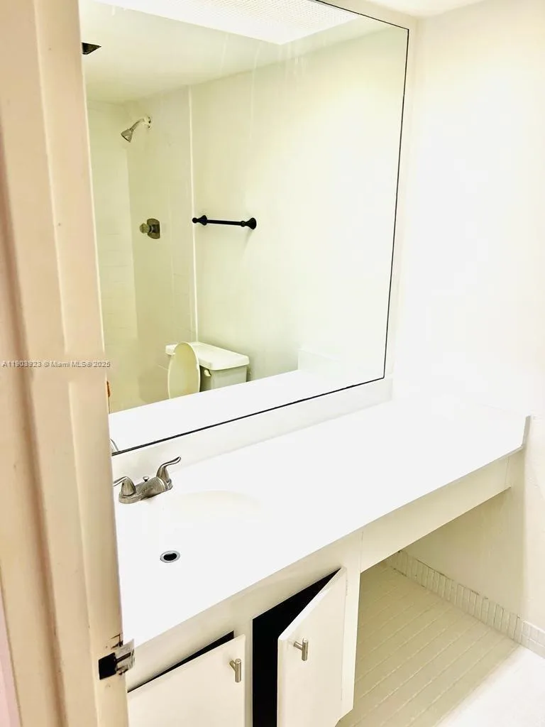 231 174th St # MO-3, Sunny Isles Beach, FL 33160 photo 6