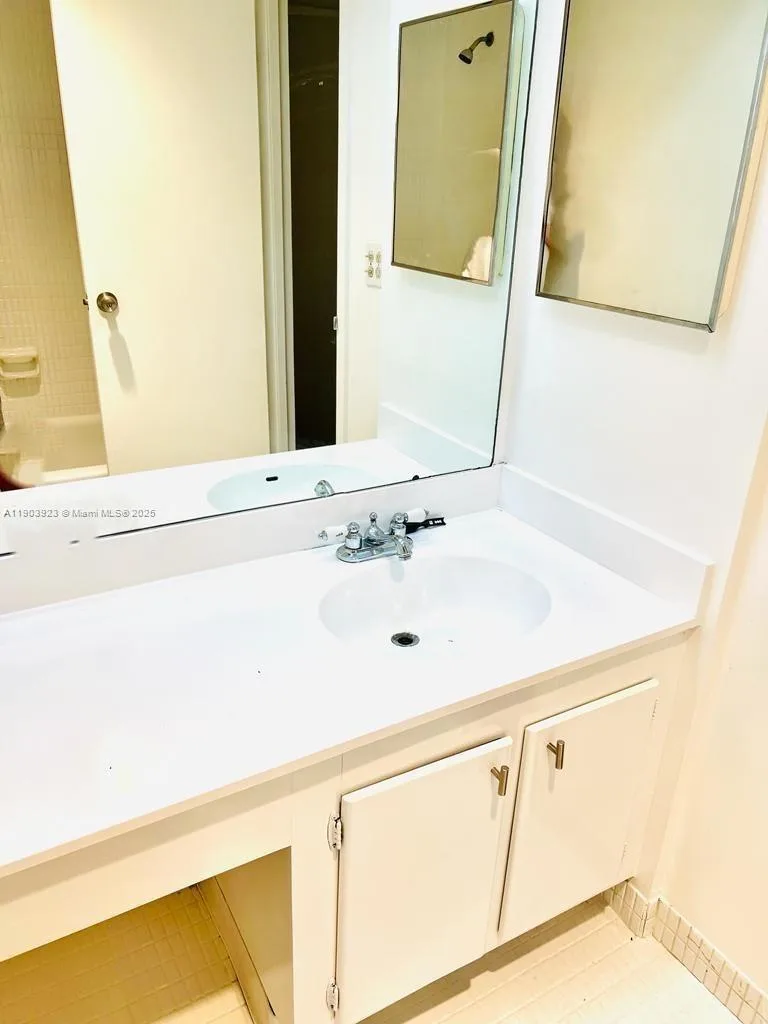 231 174th St # MO-3, Sunny Isles Beach, FL 33160 photo 8