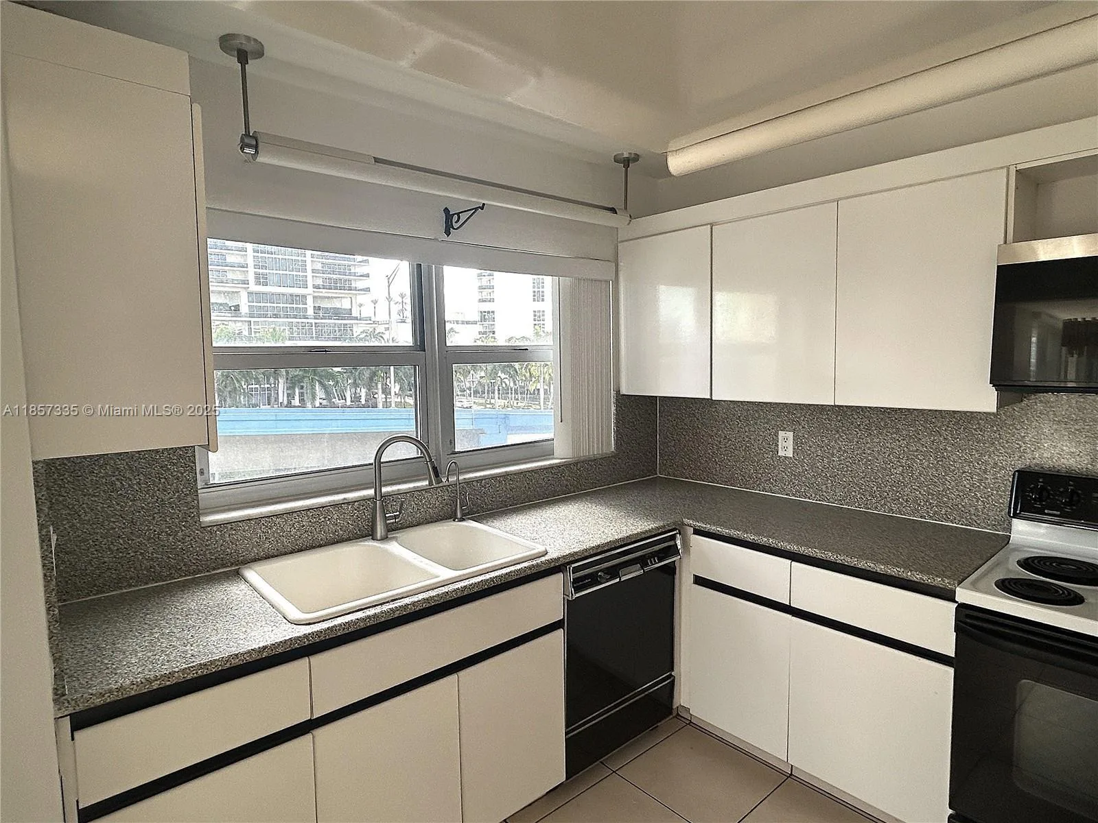 1825 S Ocean Dr # 401, Hallandale Beach, FL 33009 photo 2