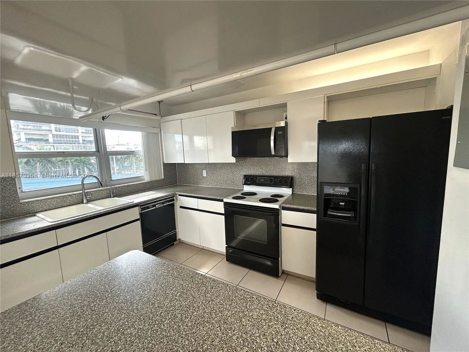 1825 S Ocean Dr # 401, Hallandale Beach, FL 33009 photo 4