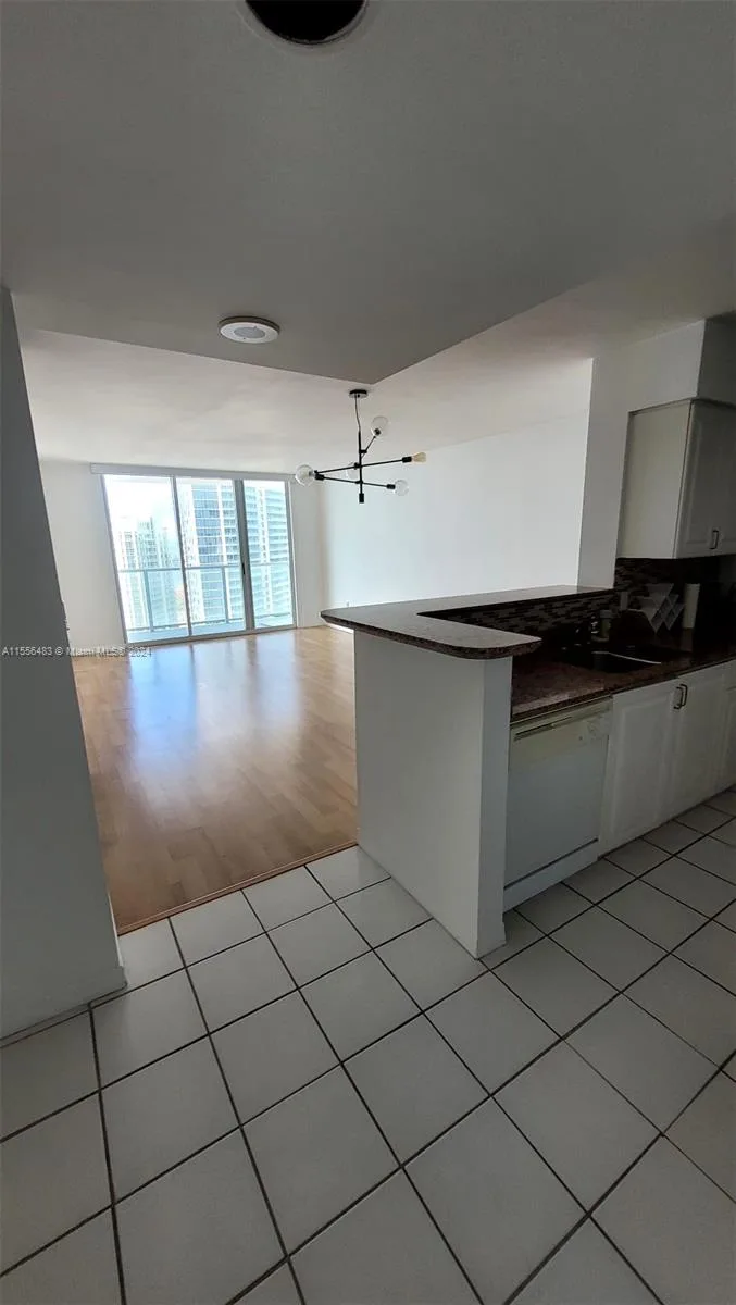 1155 Brickell Bay Dr # 2805, Miami, FL 33131 photo 3