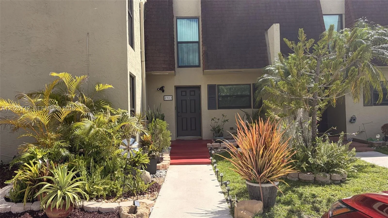 8982 Palm Tree Ln # 8982, Pembroke Pines, FL 33024