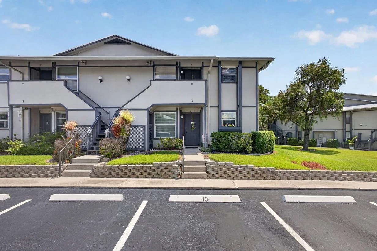 8196 SE Croft Court # I-6, Hobe Sound, FL 33455
