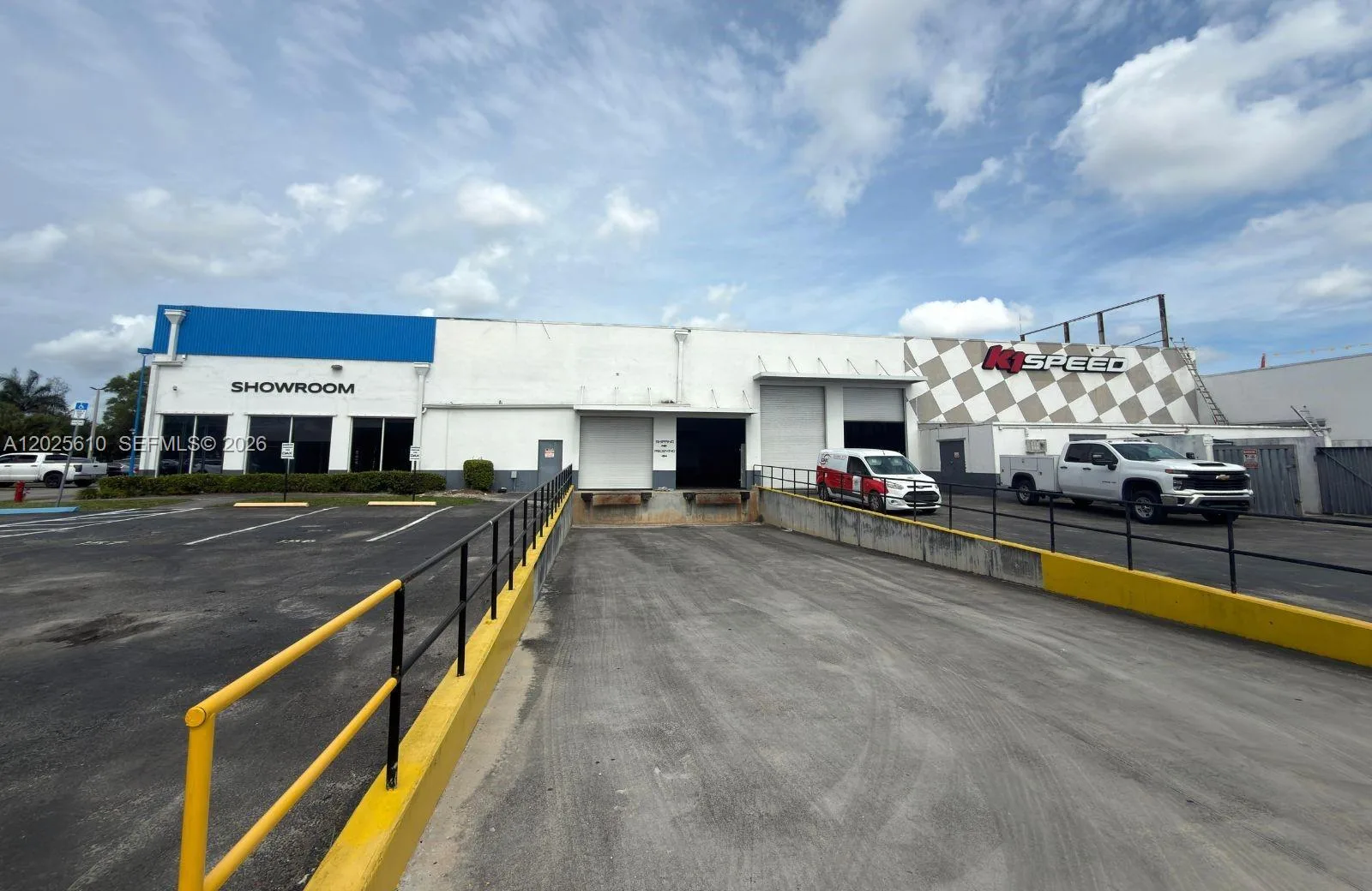 8600 NW South River Dr, Medley, FL 33166