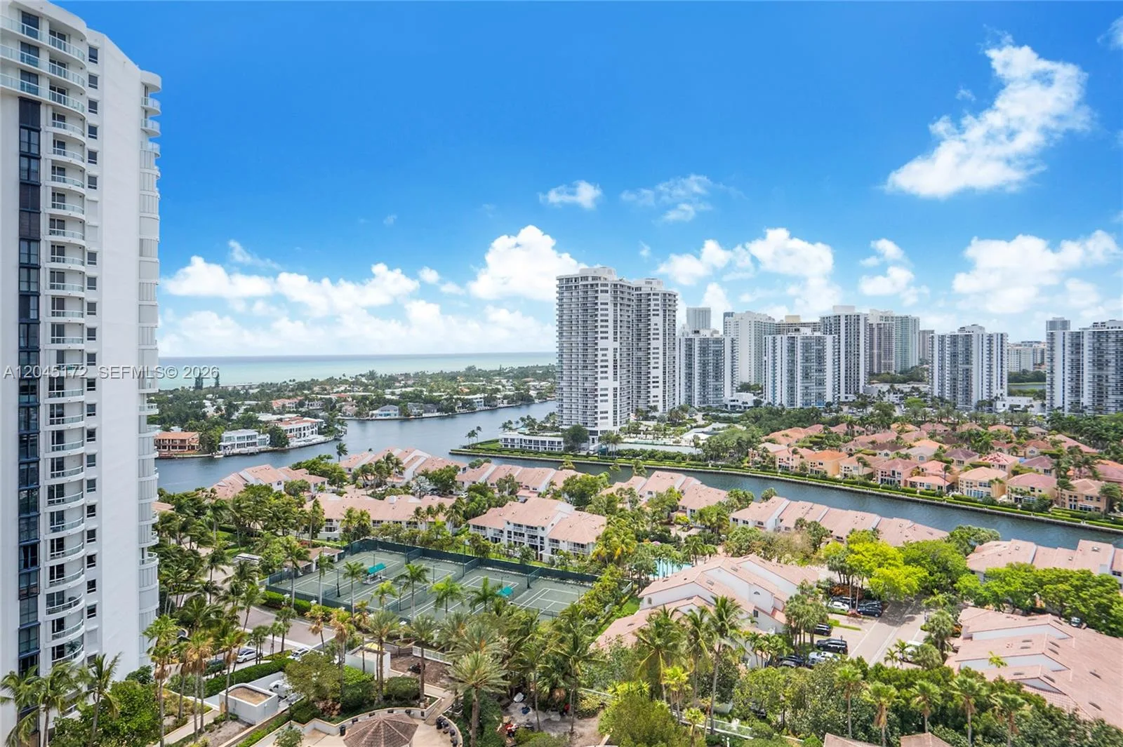 21055 Yacht Club Dr # 2005, Aventura, FL 33180 photo 2