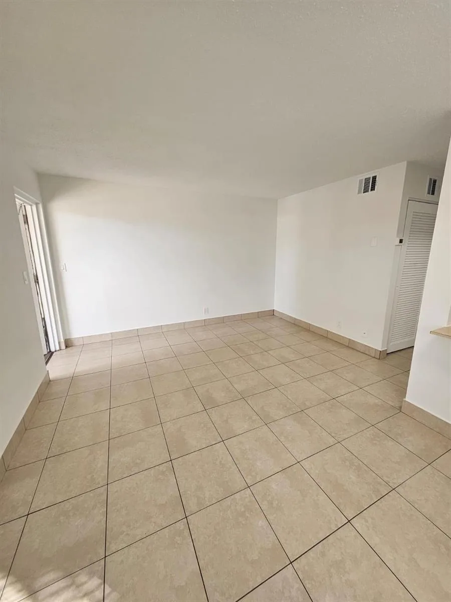 1150 NE 17TH Court # 16, Fort Lauderdale, FL 33305 photo 2