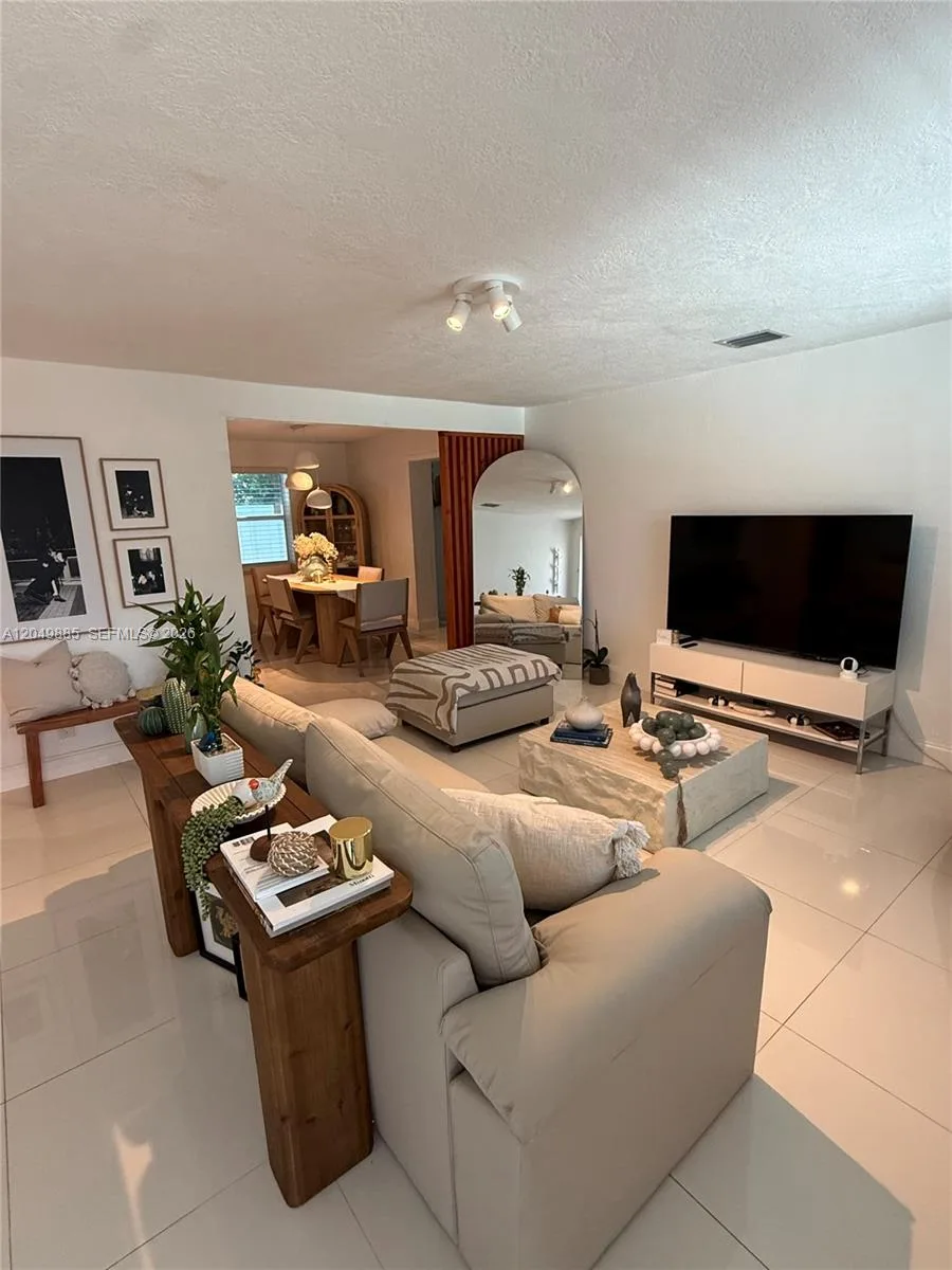 1902 N 24th Ave, Hollywood, FL 33020 photo 4