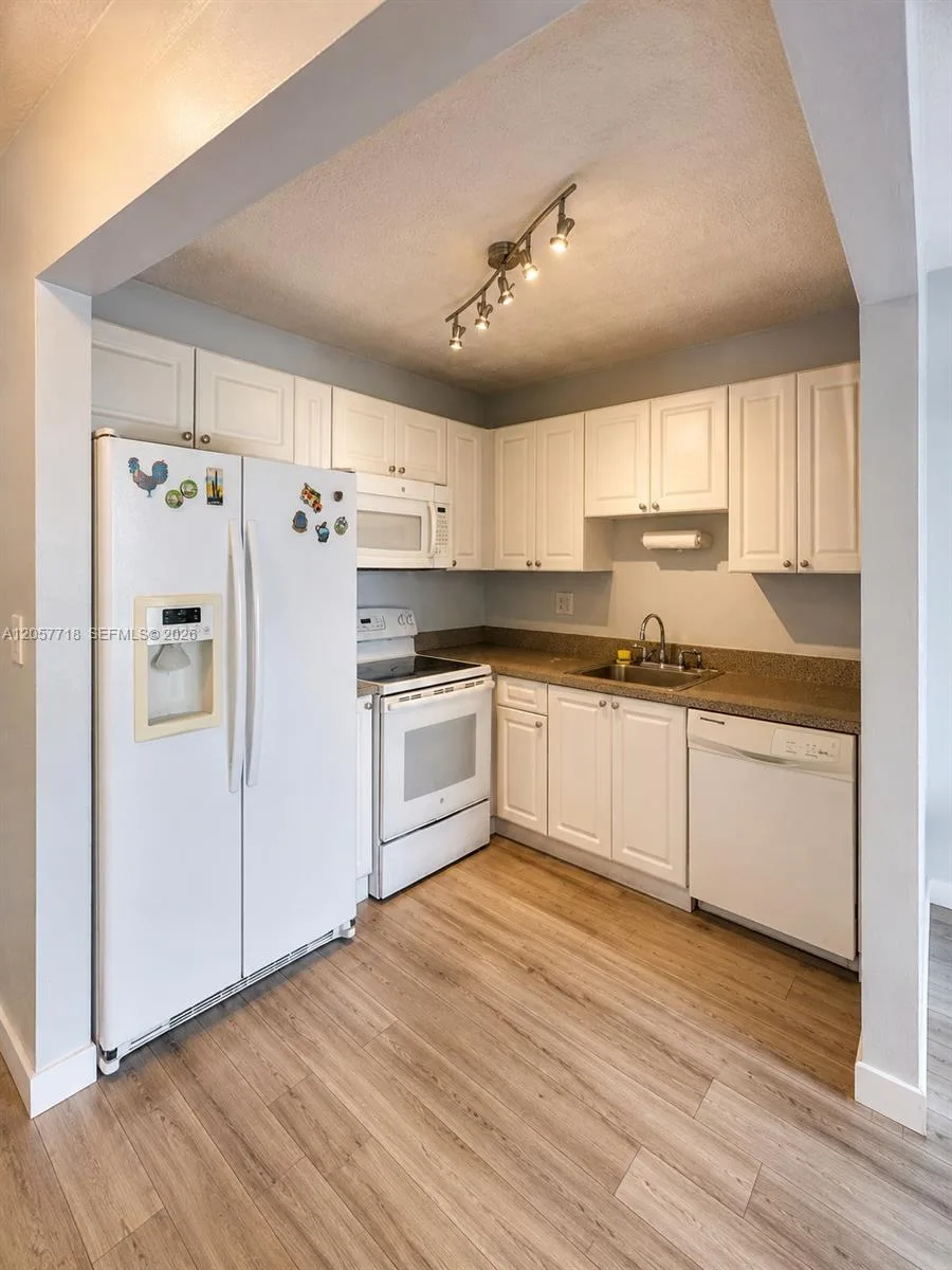 1465 NE 123rd St # 609, North Miami, FL 33161 photo 8