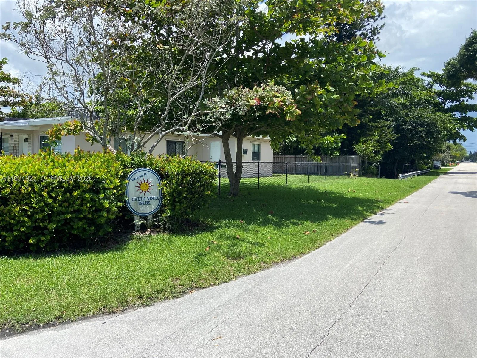 1739 SW 28th Ter, Fort Lauderdale, FL 33312 photo 2