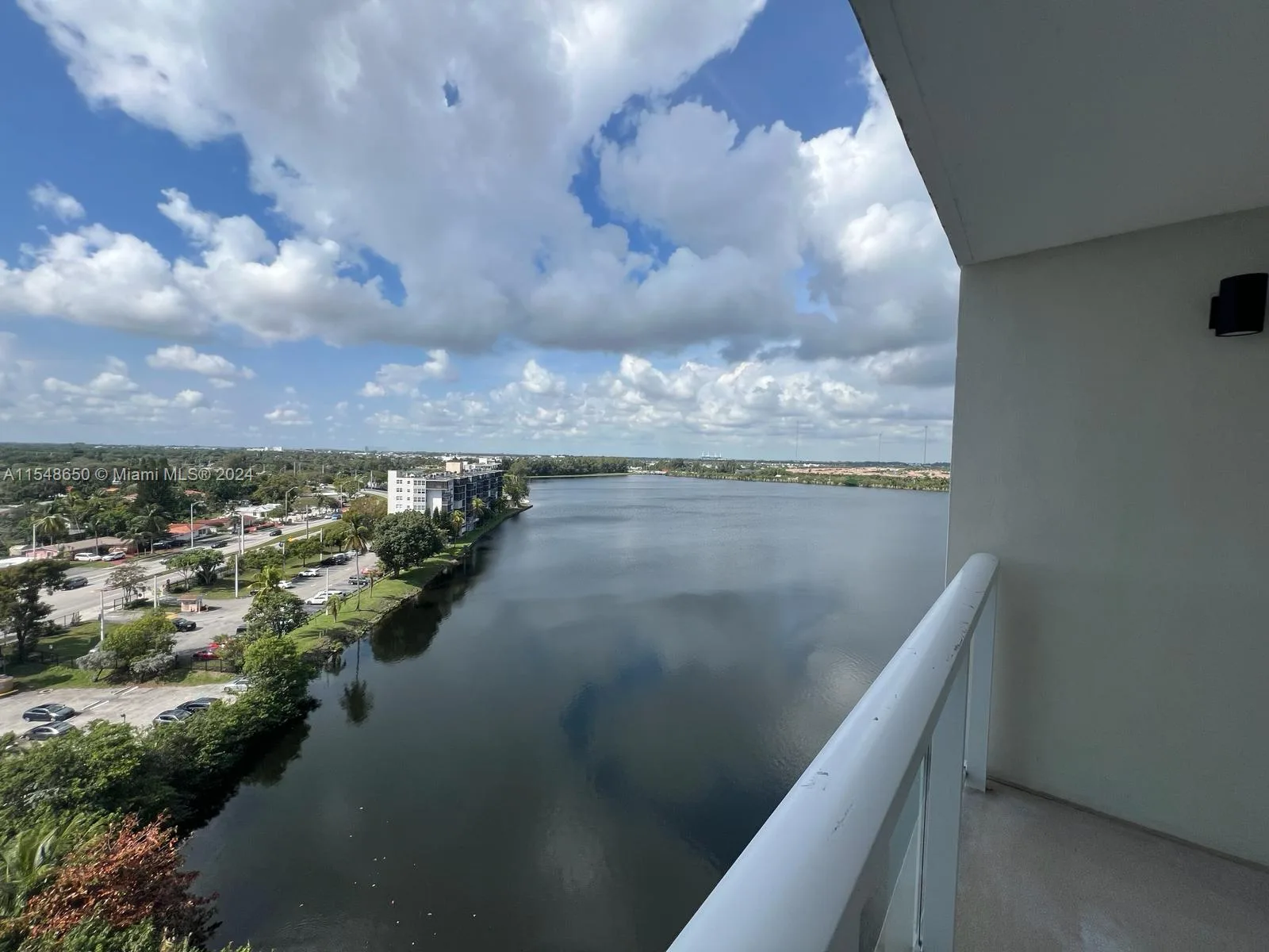1301 NE Miami Gardens Dr # 1101W, Miami, FL 33179 photo 2