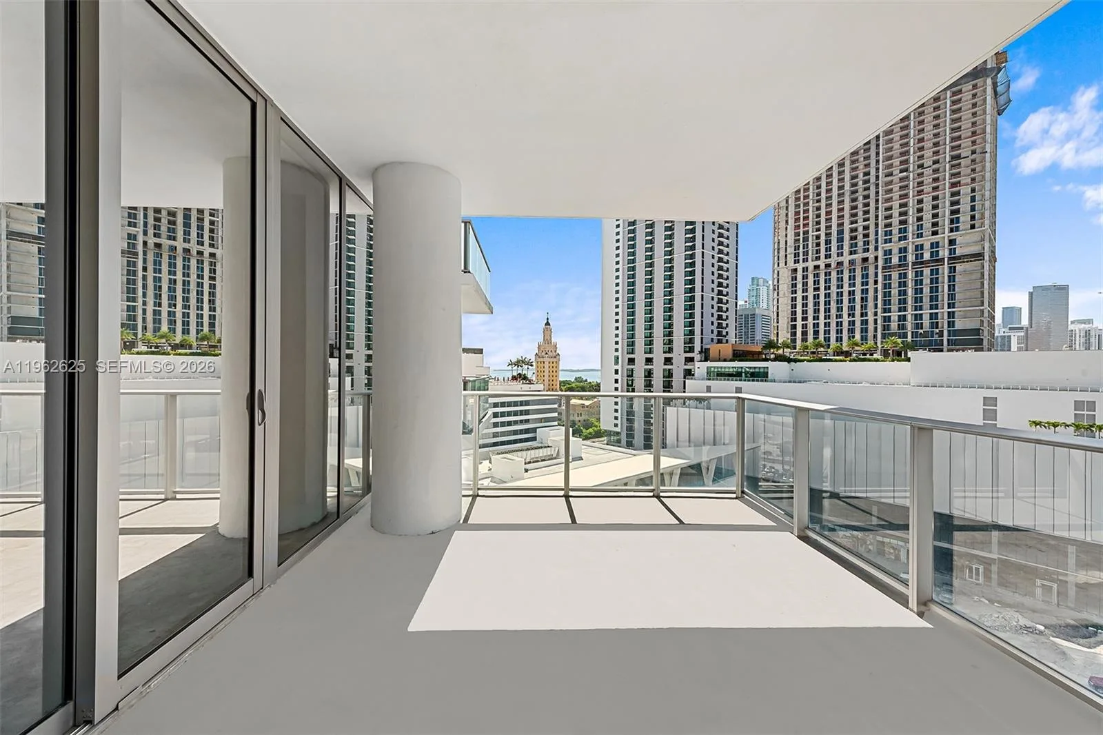851 NE 1st Ave # 1012, Miami, FL 33132