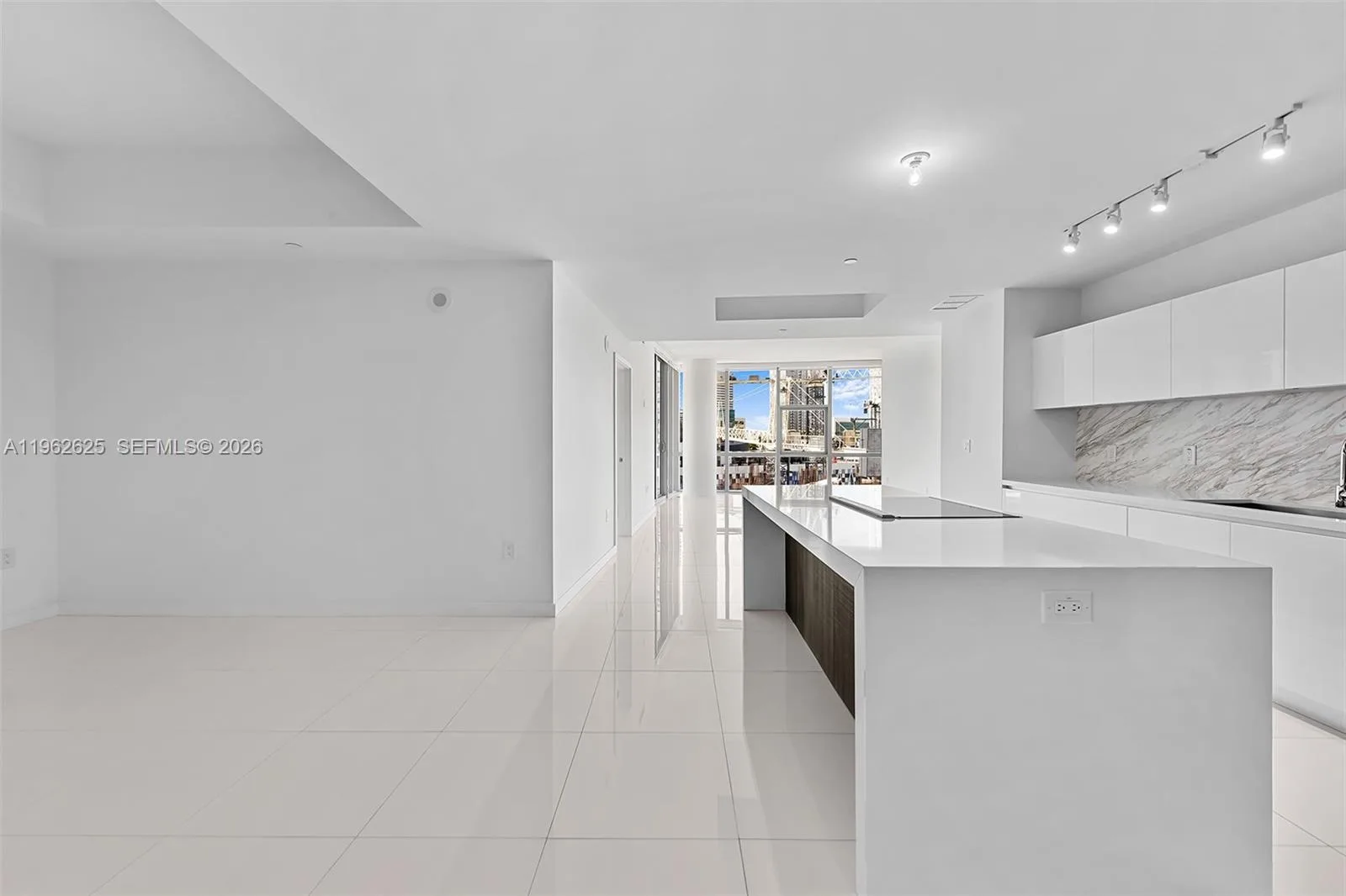 851 NE 1st Ave # 1012, Miami, FL 33132 photo 13