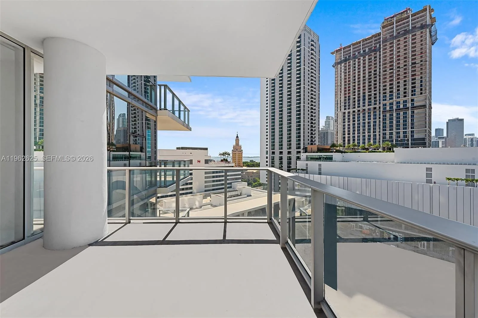 851 NE 1st Ave # 1012, Miami, FL 33132 photo 2