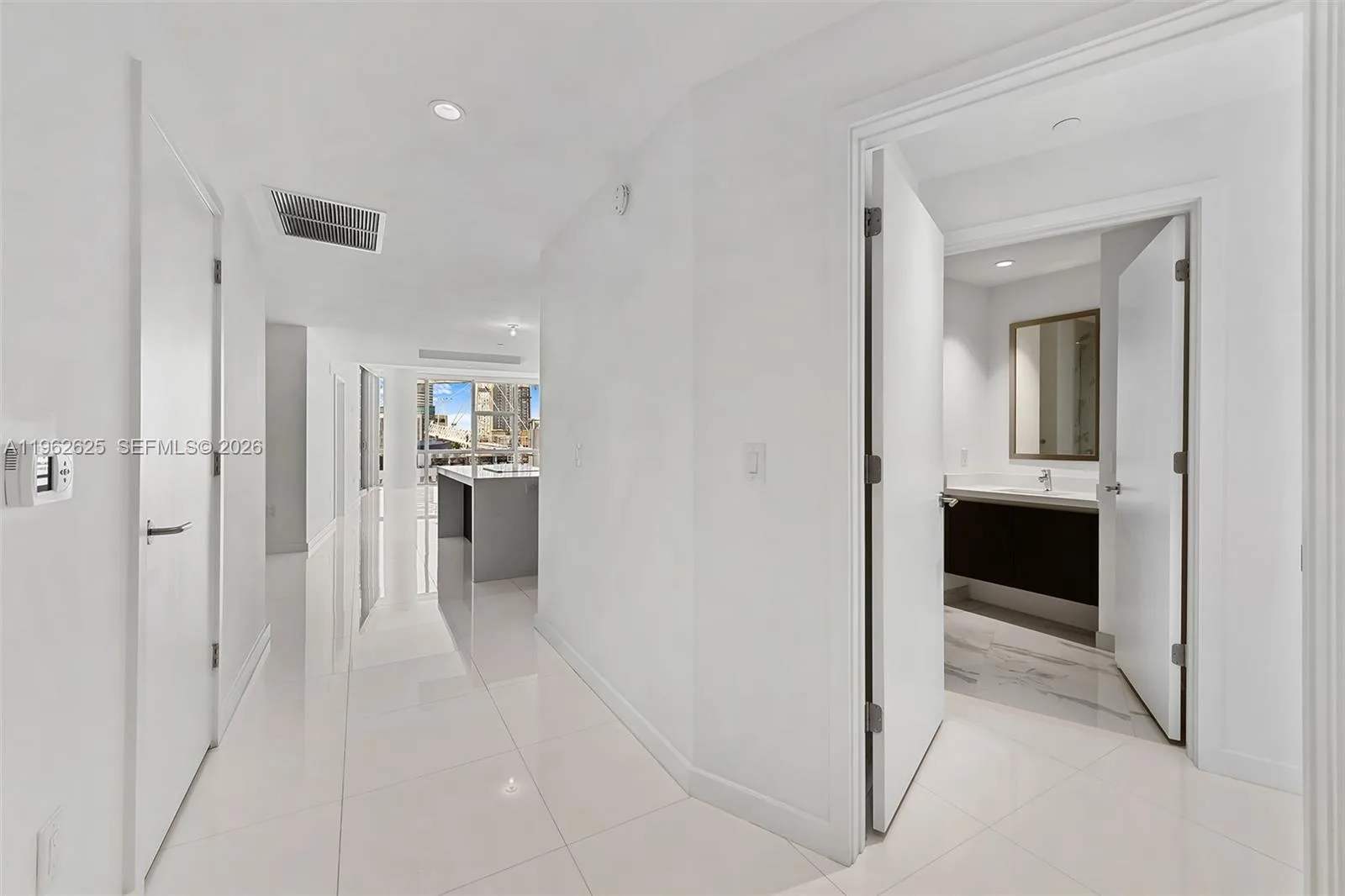 851 NE 1st Ave # 1012, Miami, FL 33132 photo 5