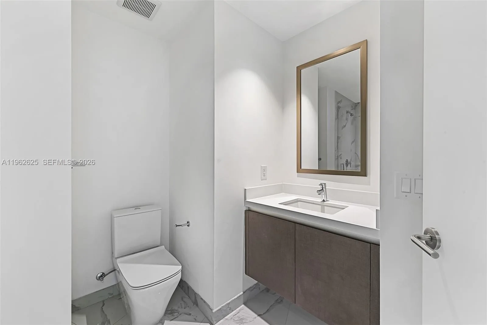 851 NE 1st Ave # 1012, Miami, FL 33132 photo 6