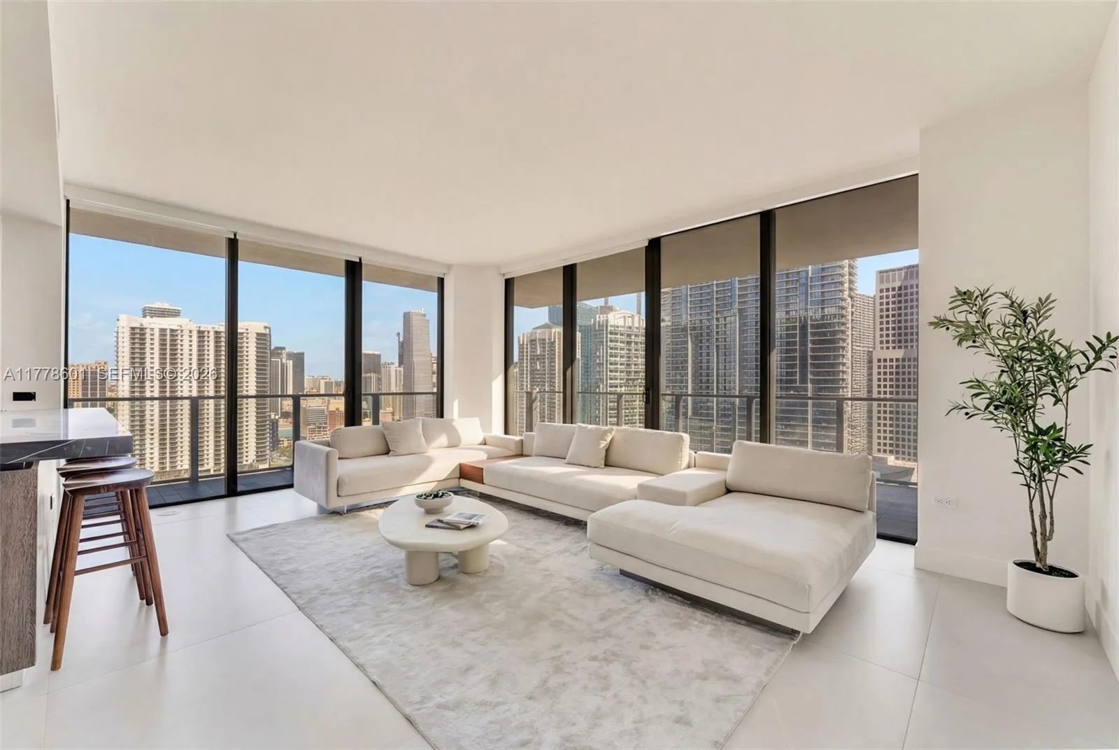 88 SW 7th Street # 2411, Miami, FL 33130 photo 2
