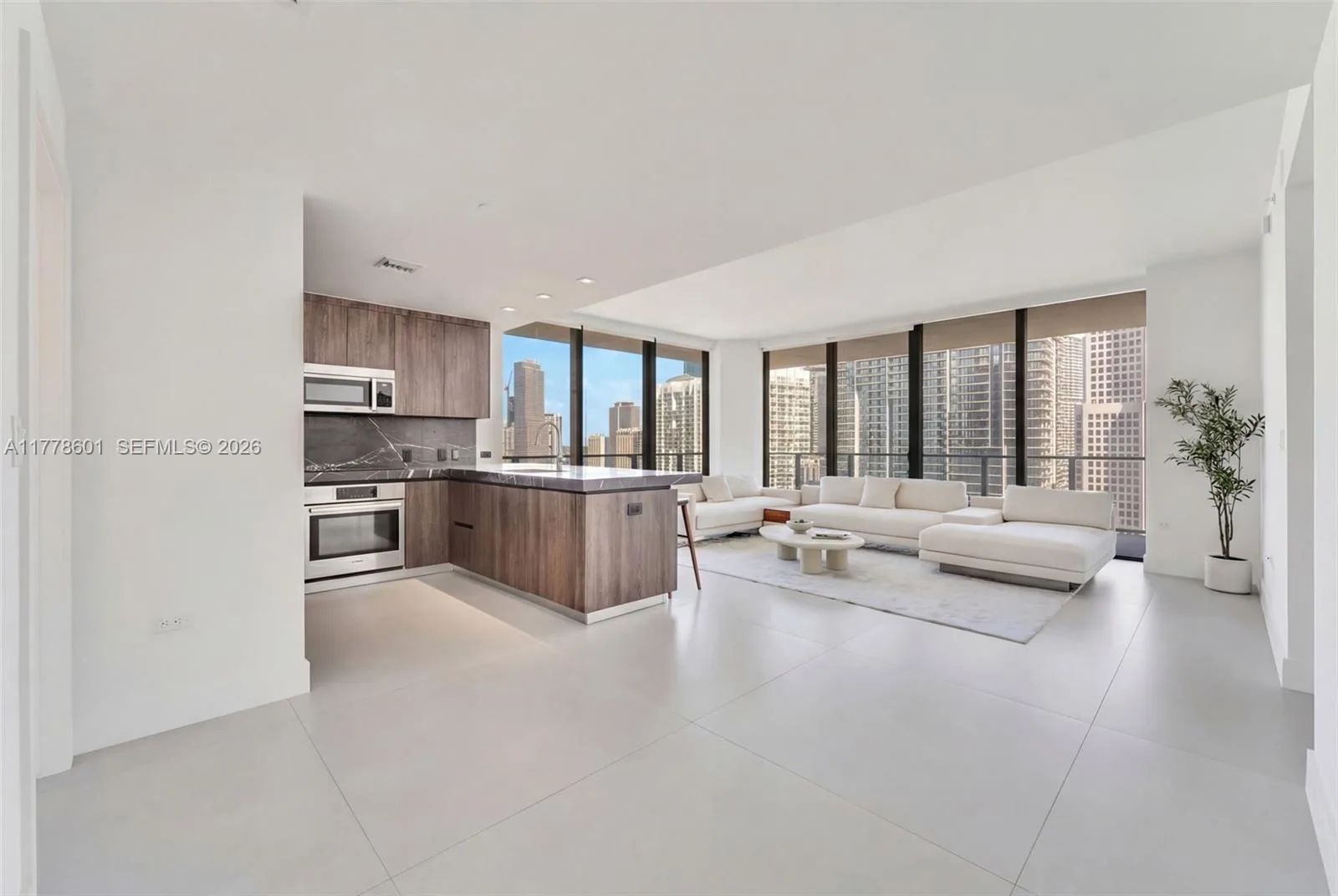 88 SW 7th Street # 2411, Miami, FL 33130 photo 5