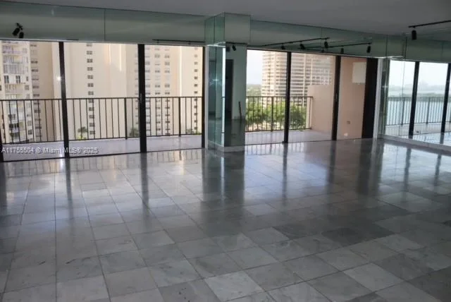 1800 NE 114th St # 1108, Miami, FL 33181 photo 3