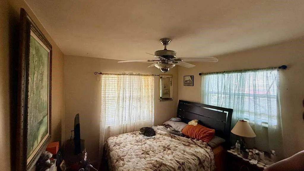 280 NE 40th Court, Oakland Park, FL 33334 photo 12
