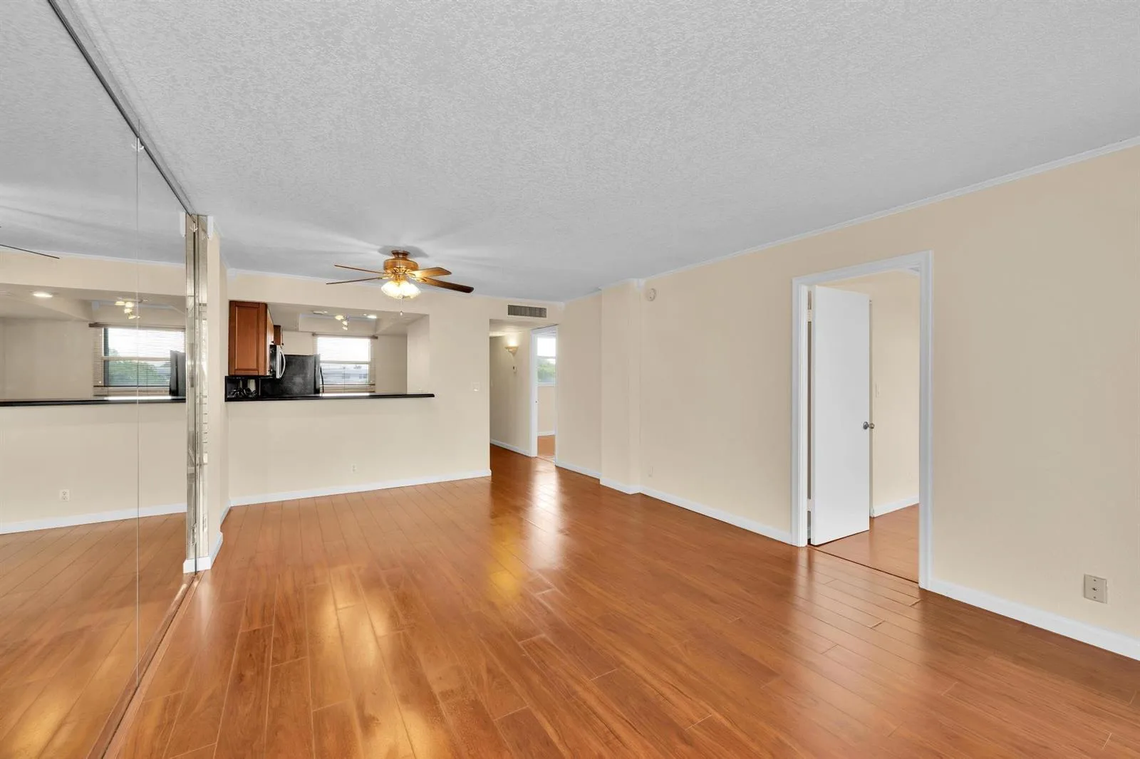 118 Royal Park Drive # 4G, Oakland Park, FL 33309 photo 3