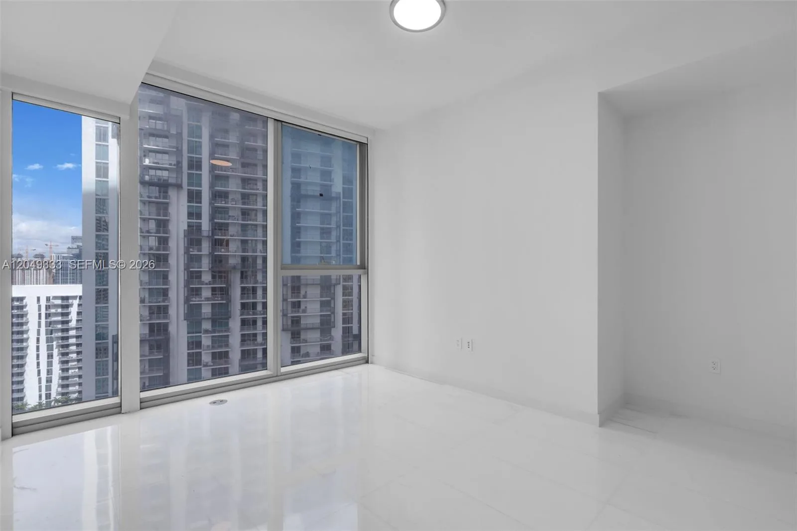 300 Biscayne Boulevard Way # 3009W, Miami, FL 33131 photo 12