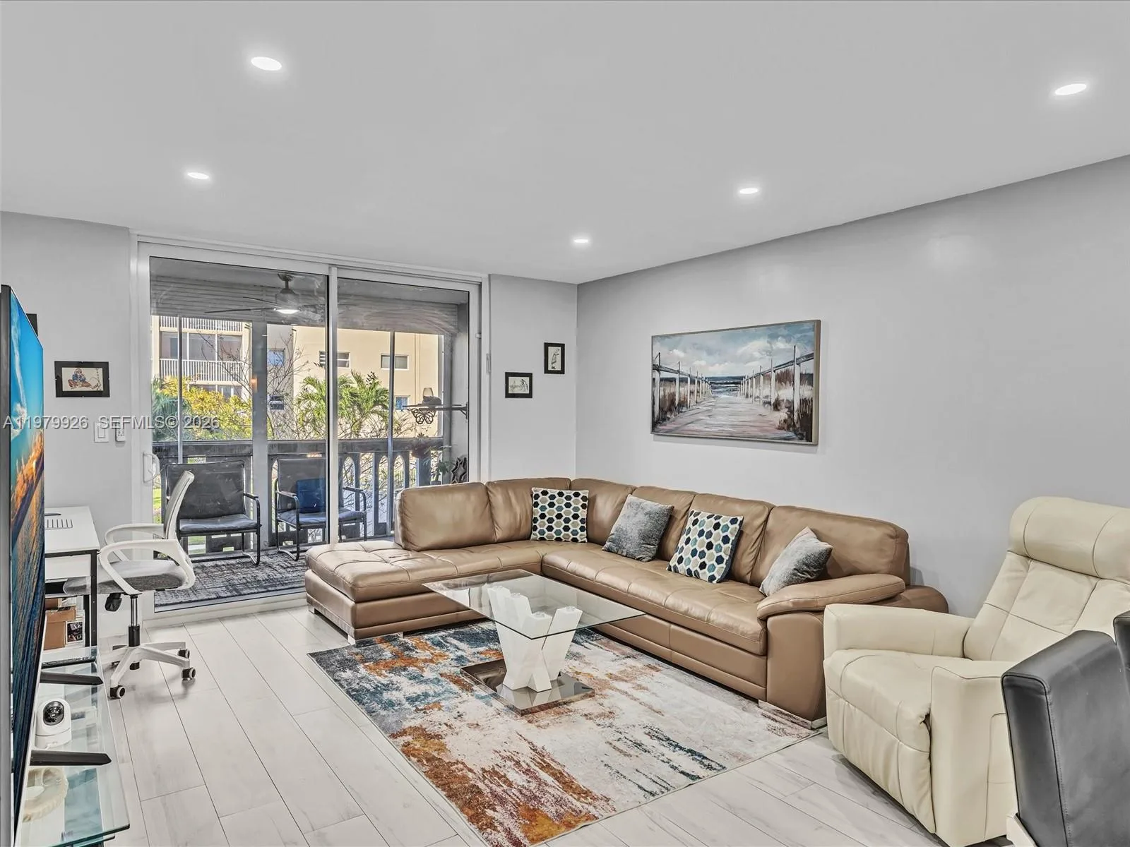 610 NE 12th Ave # 203, Hallandale Beach, FL 33009 photo 12