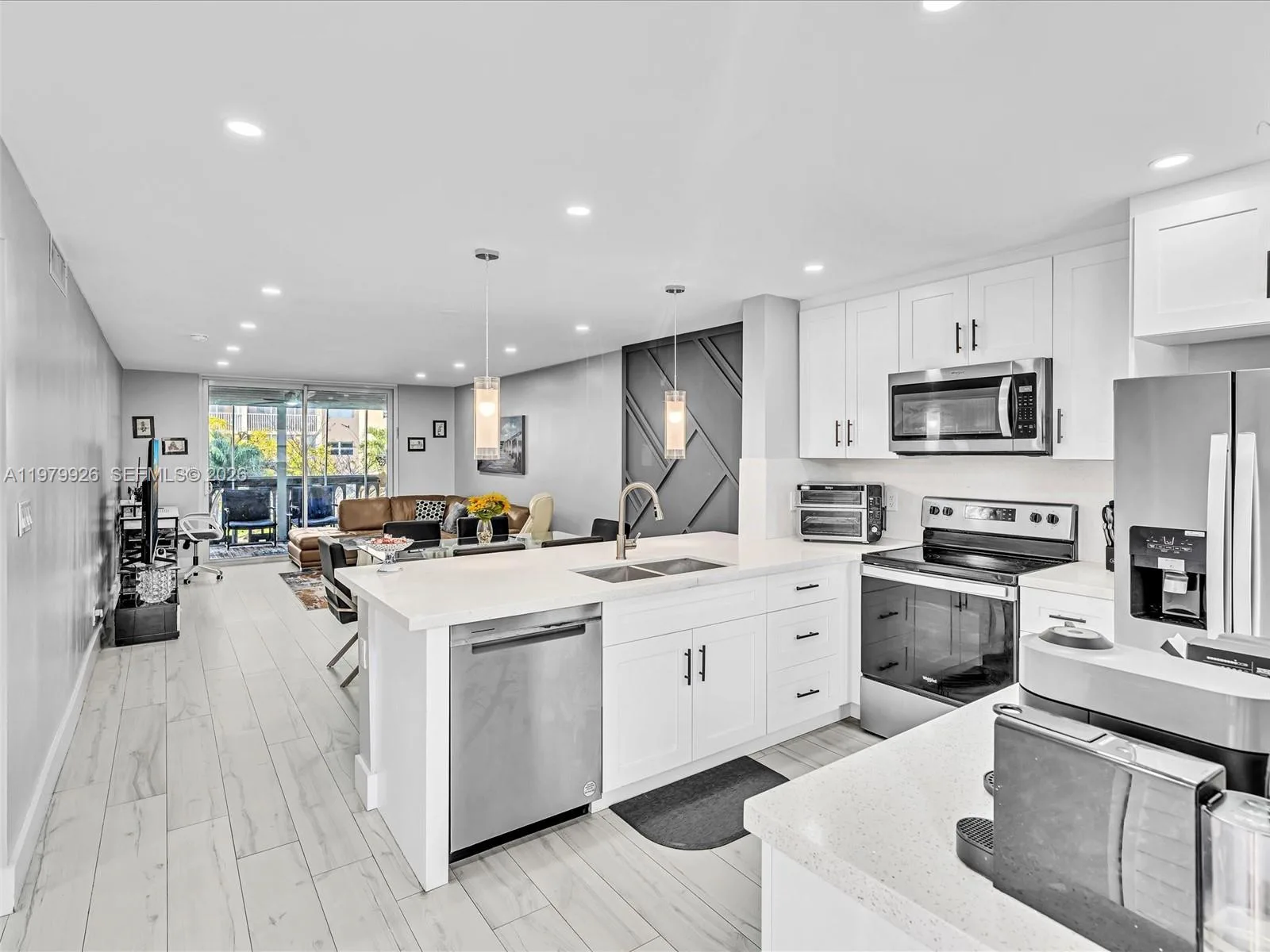 610 NE 12th Ave # 203, Hallandale Beach, FL 33009 photo 5