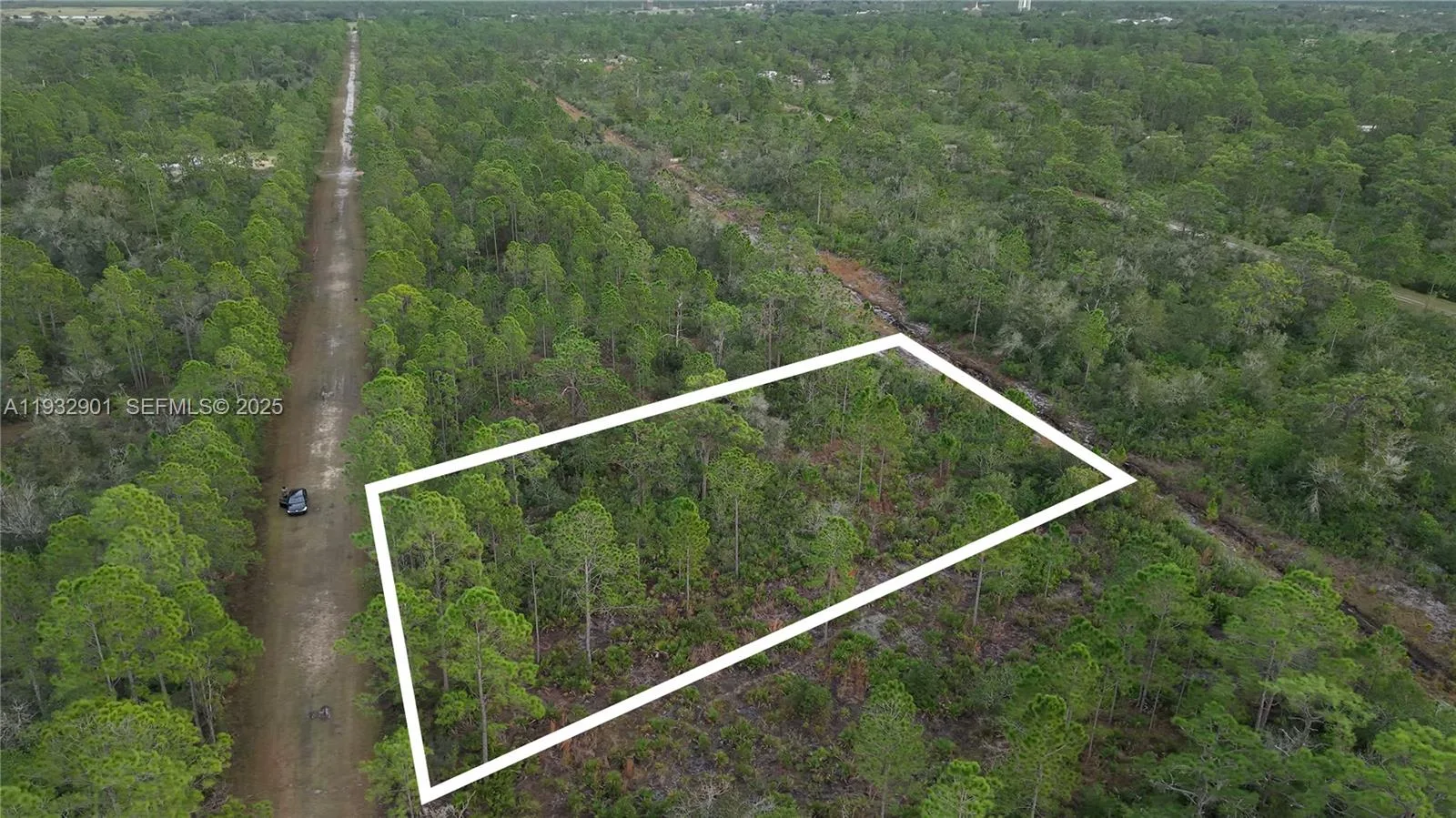 215 IXORA DR, Other City - In The State Of Florida, FL 33855