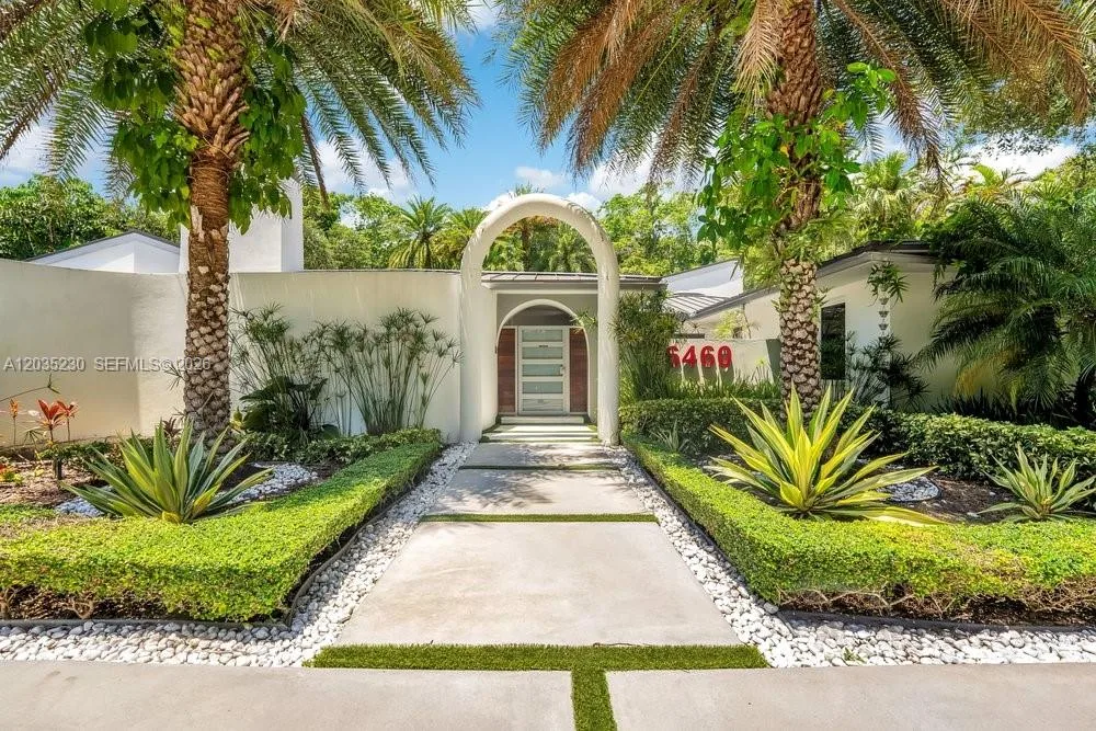 6460 SW 133rd Dr, Pinecrest, FL 33156