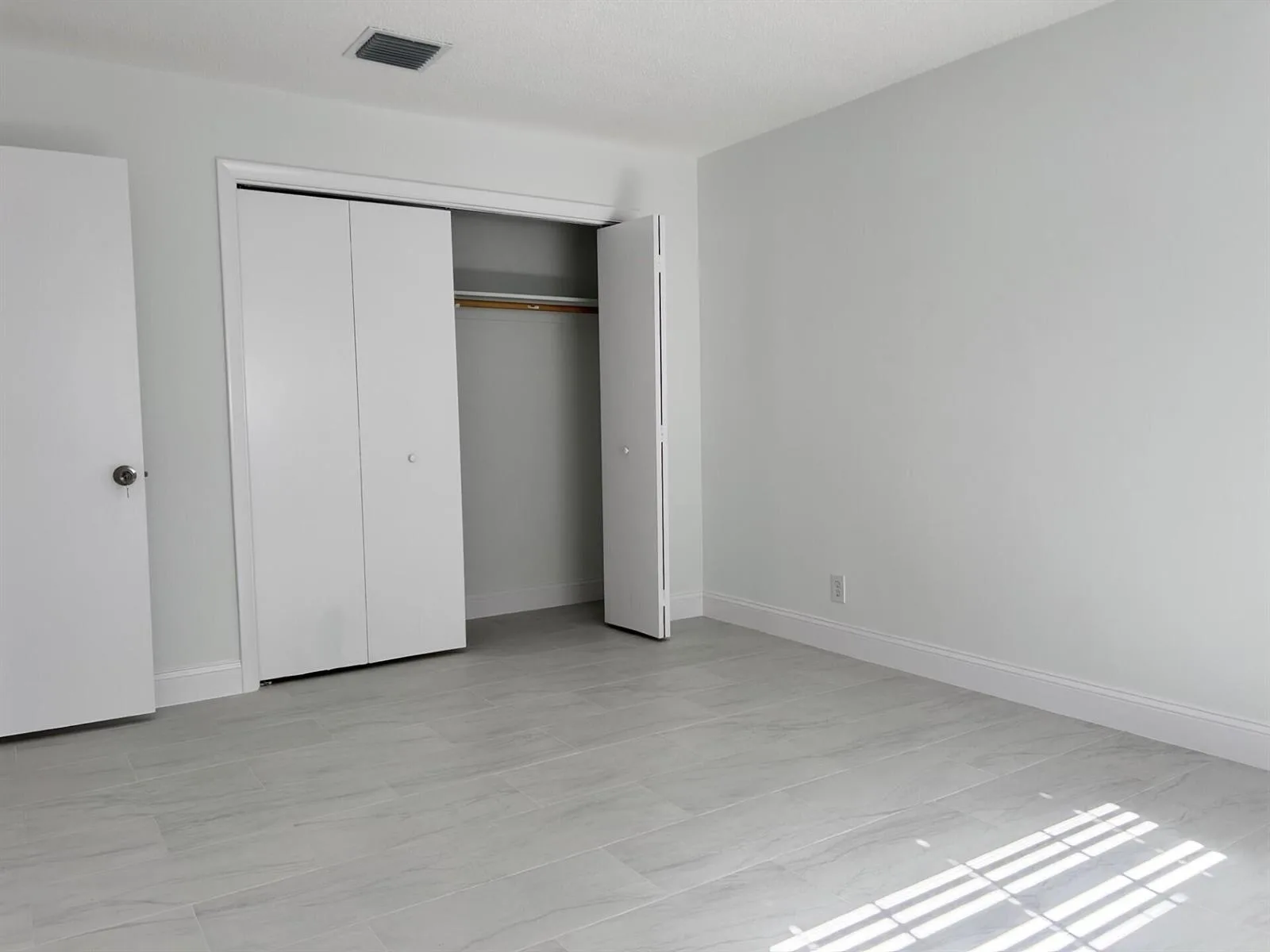402 Lake Shore Drive # 103, Lake Park, FL 33403 photo 4