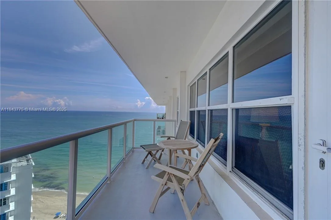 Ocean Riviera – photo 16