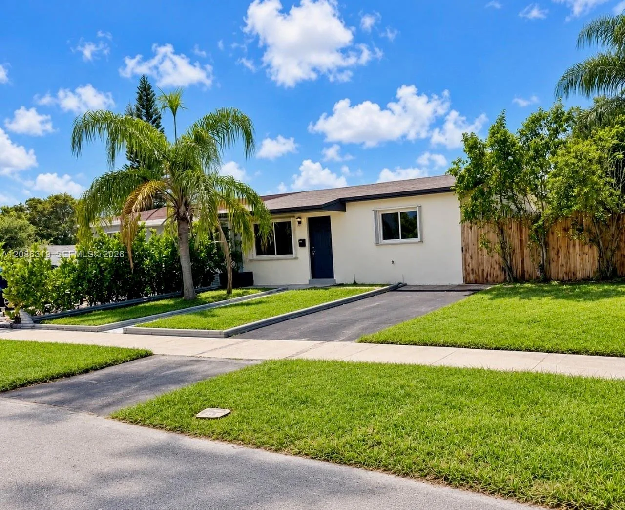 3522 NW 193rd St, Miami Gardens, FL 33056