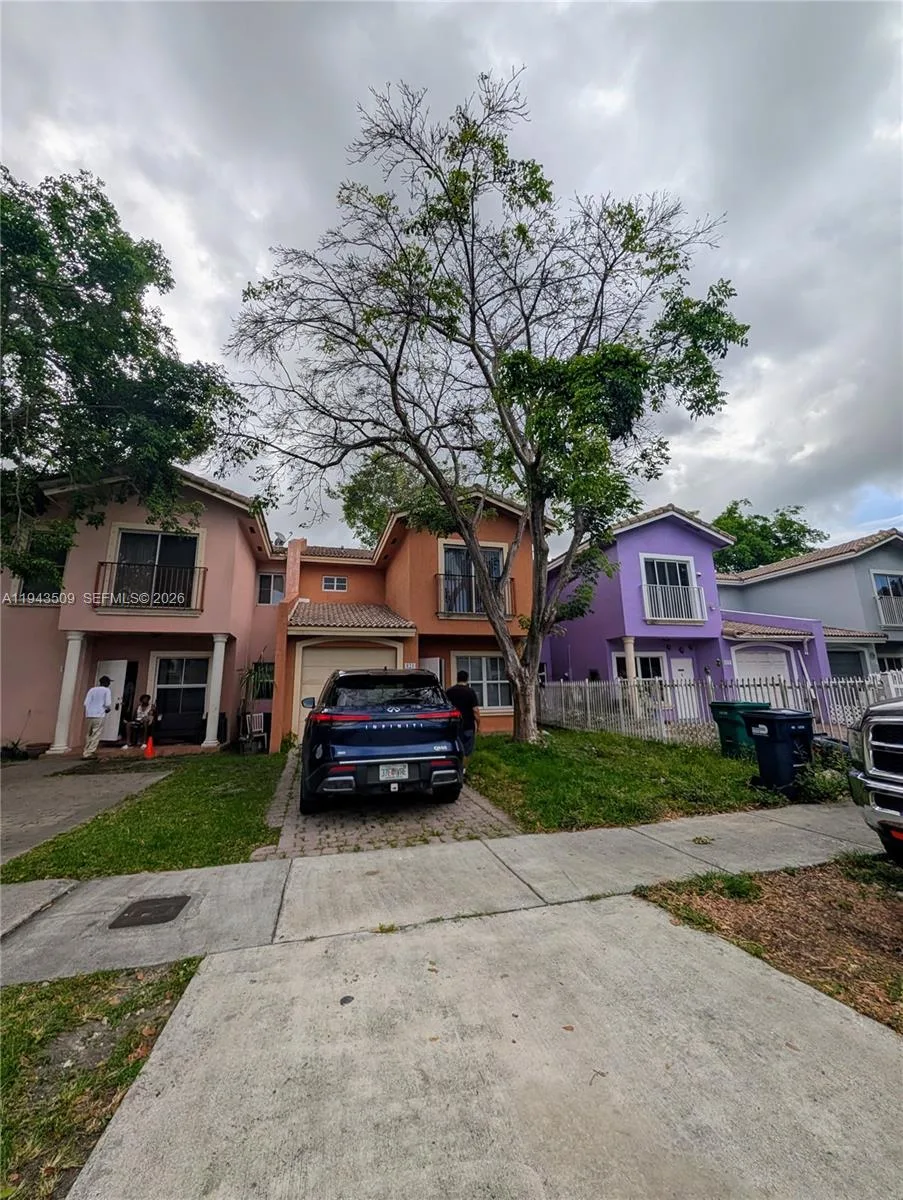 825 SW 6th Pl, Florida City, FL 33034 photo 2
