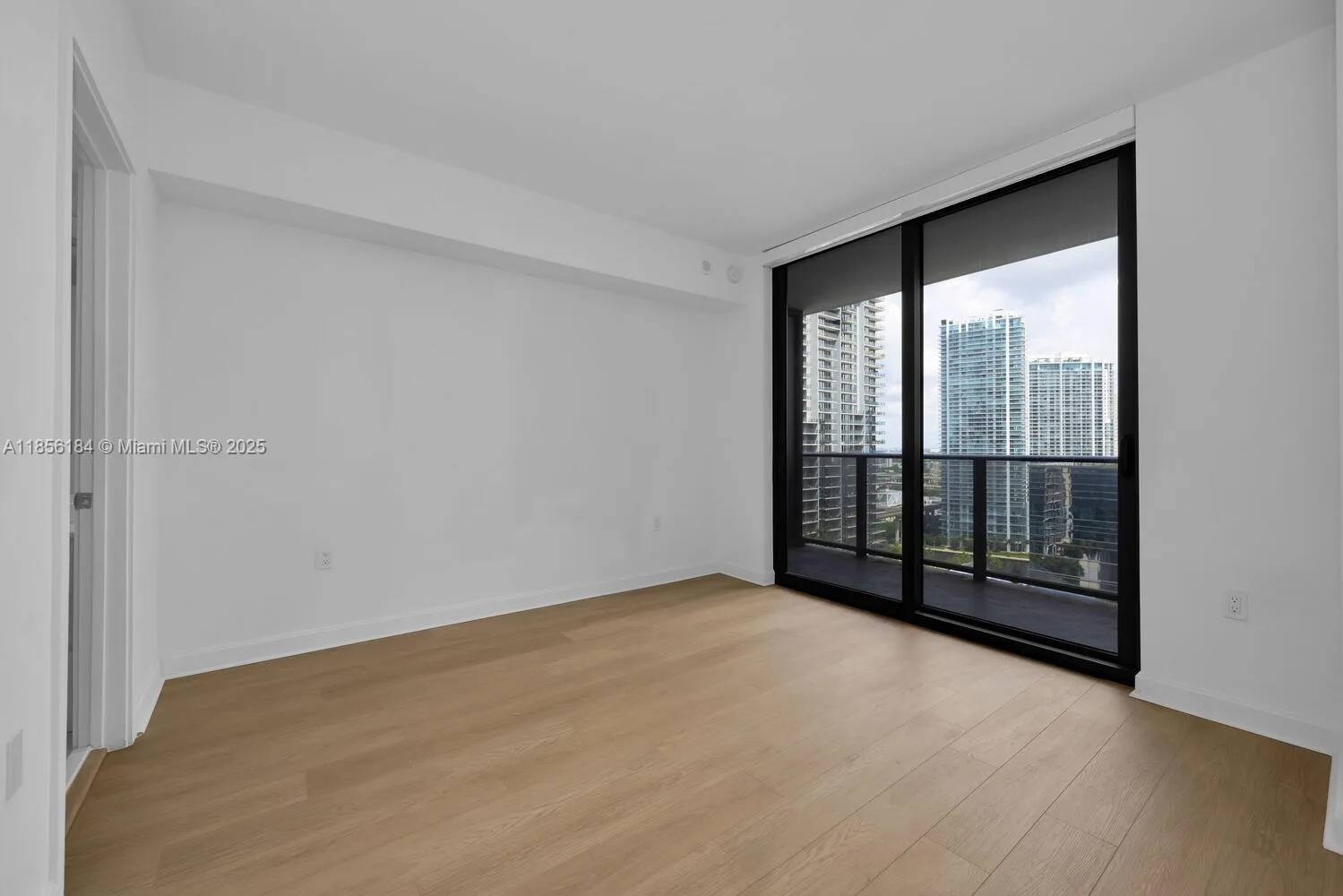 45 SW 9th St # 2101, Miami, FL 33130 photo 13