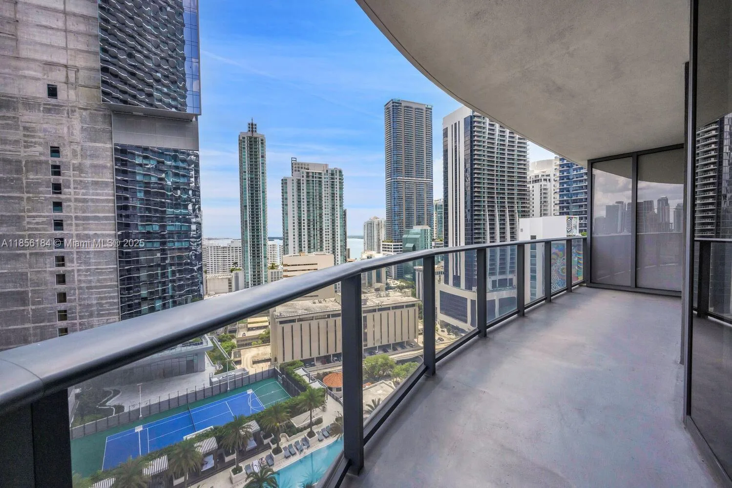 45 SW 9th St # 2101, Miami, FL 33130 photo 3