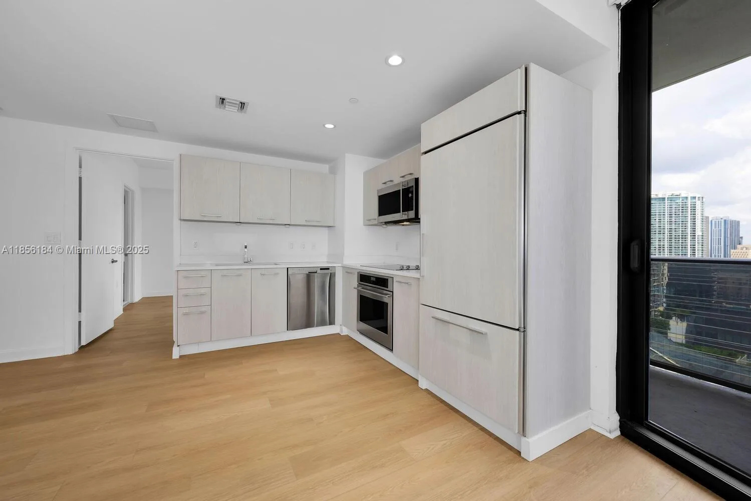 45 SW 9th St # 2101, Miami, FL 33130 photo 9