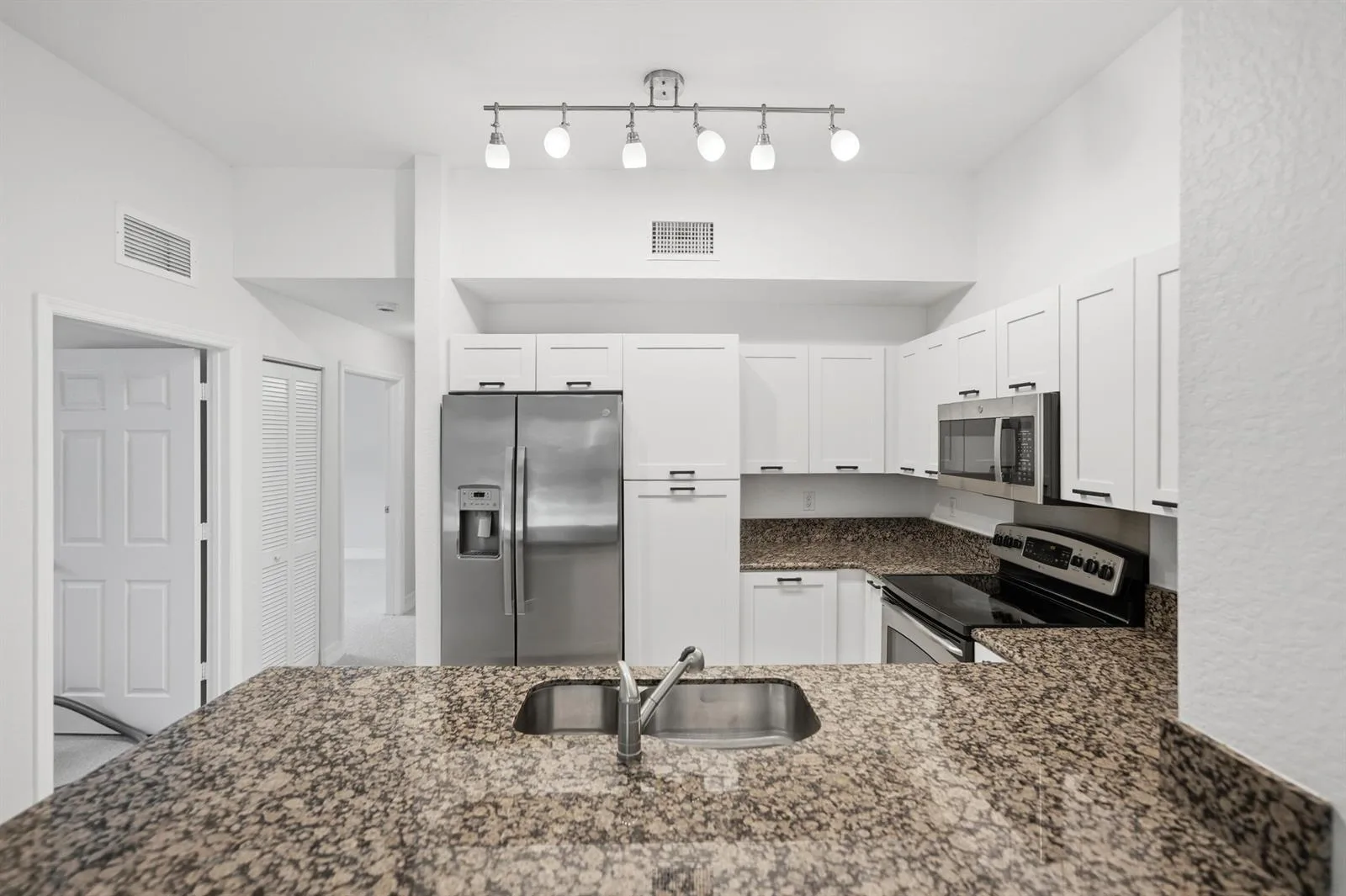 58 SE Palermo Court # 104, Stuart, FL 34994 photo 6