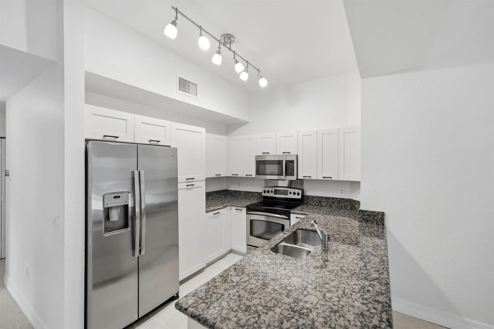 58 SE Palermo Court # 104, Stuart, FL 34994 photo 7
