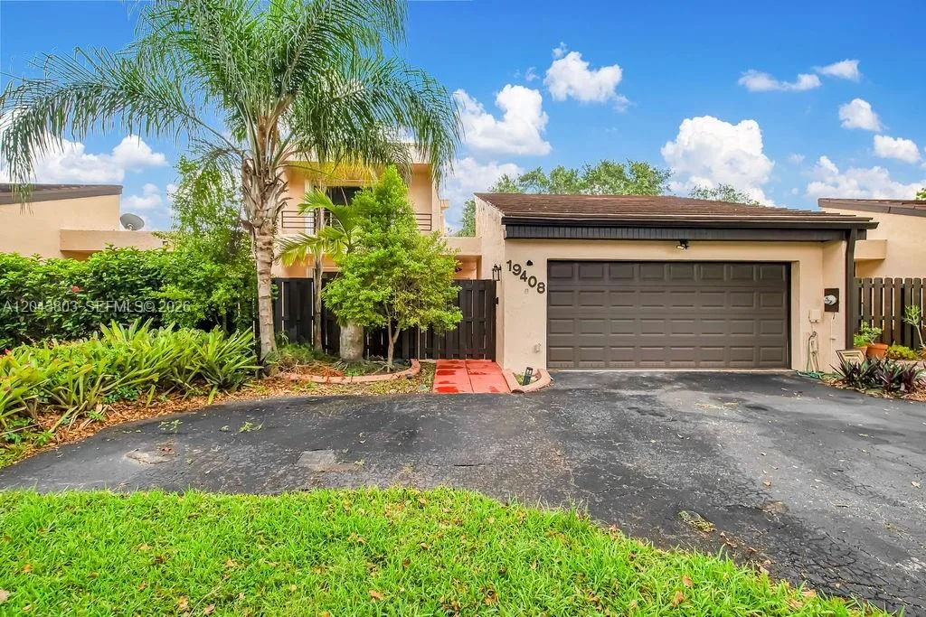 19408 W Lake Dr, Hialeah, FL 33015