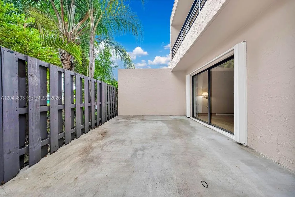 19408 W Lake Dr, Hialeah, FL 33015 photo 4