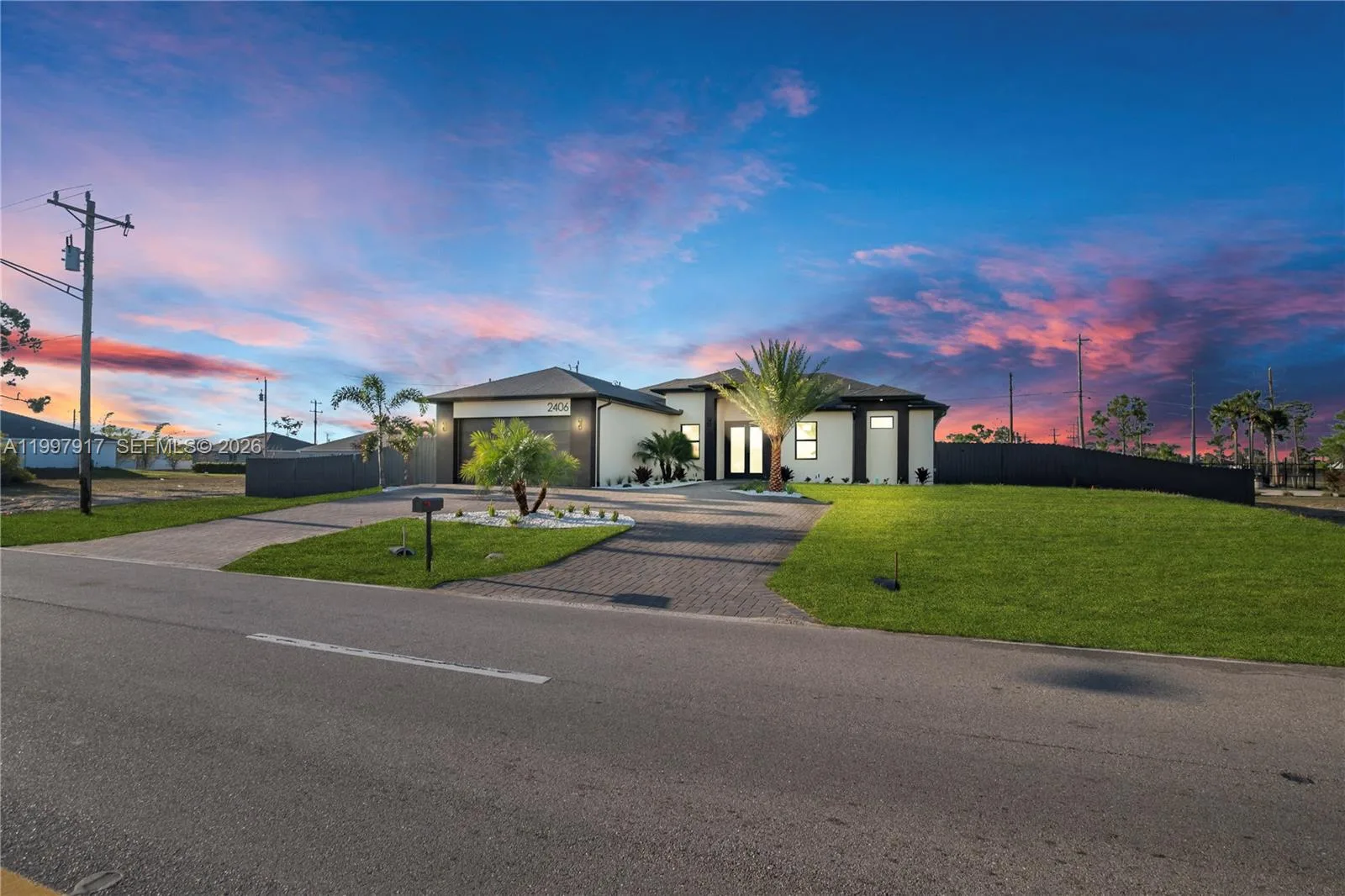 2406 Kismet PKWY, Cape Coral, FL 33993