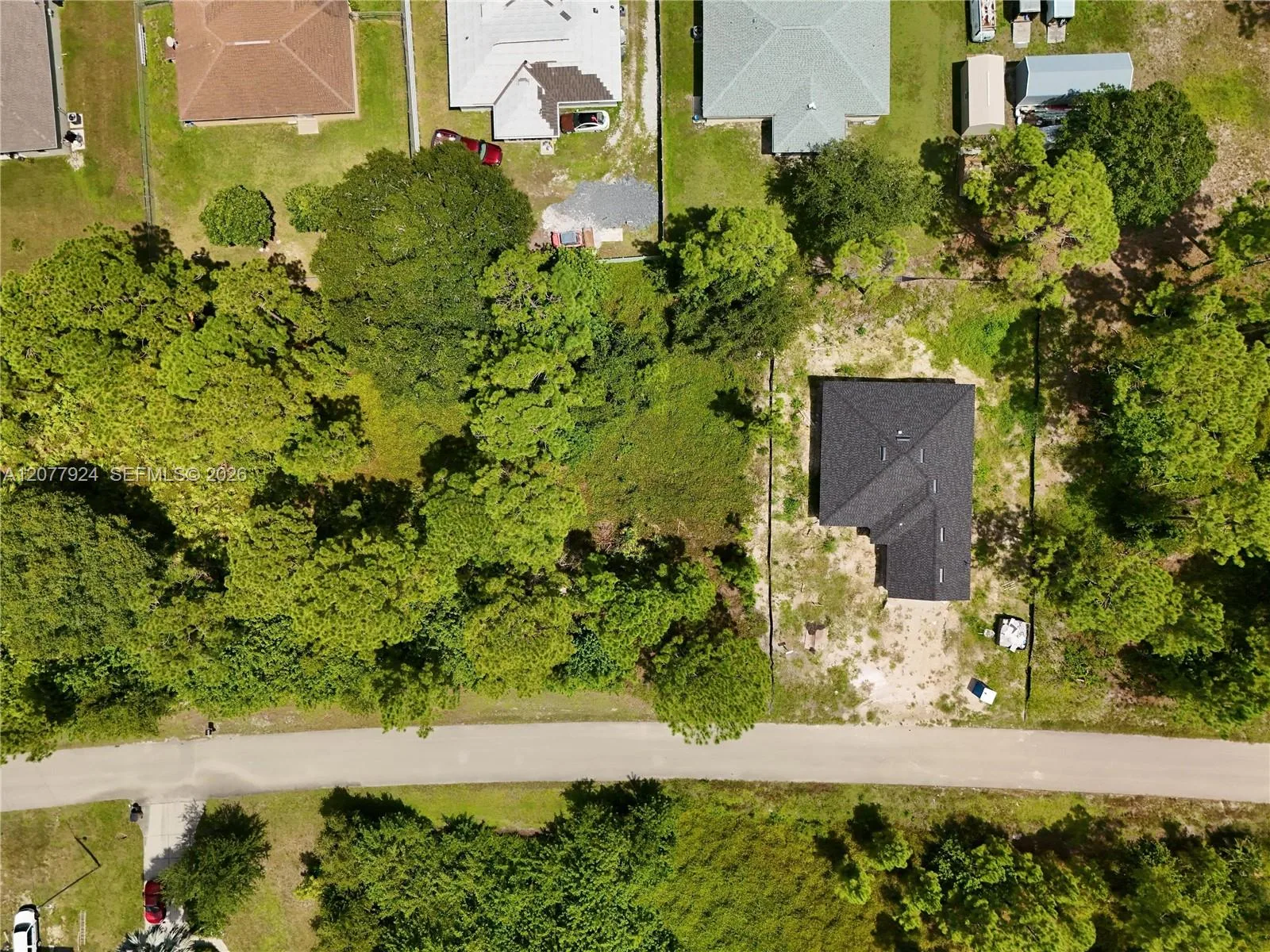 523 SUMMIT AVE, Lehigh Acres, FL 33974 — zdjęcie 3