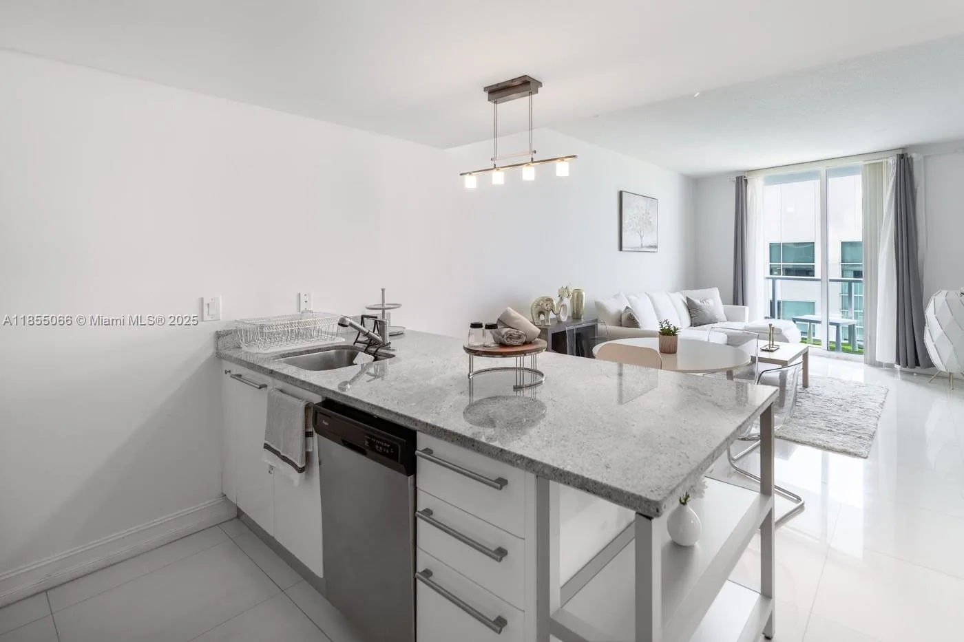 185 SW 7th St # 2808, Miami, FL 33130 photo 12