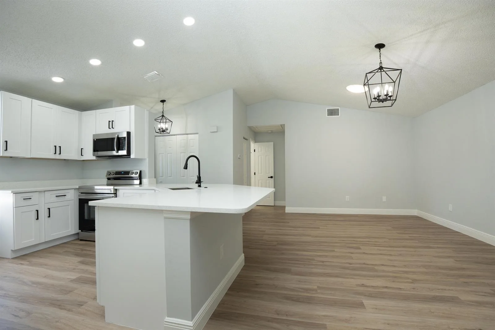 1898 SW LOFGREN Avenue, Port St. Lucie, FL 34953 photo 6