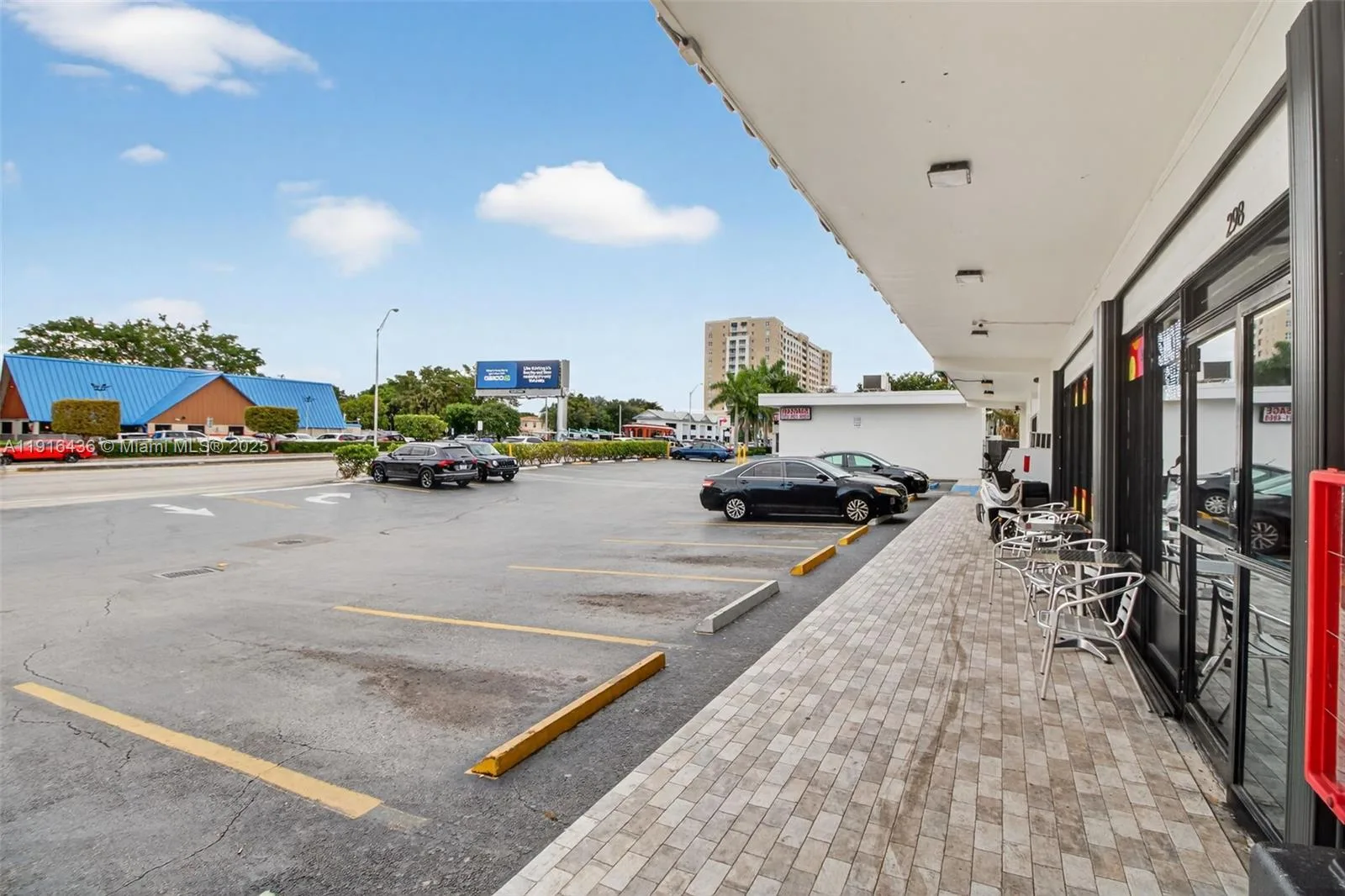 Convenience S/Smoke Shop Store & Smoke Shop For Sale, Miami, FL 33126 photo 3