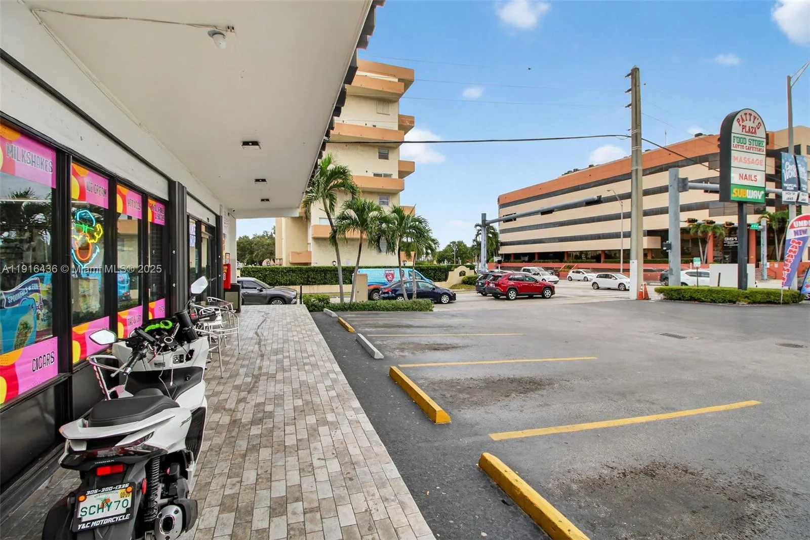 Convenience S/Smoke Shop Store & Smoke Shop For Sale, Miami, FL 33126 photo 4