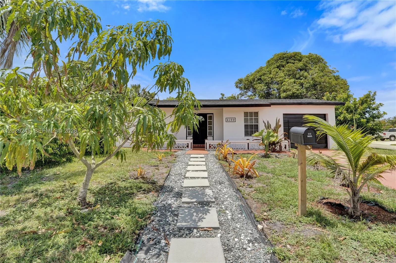 6280 SW 8th Pl, North Lauderdale, FL 33068