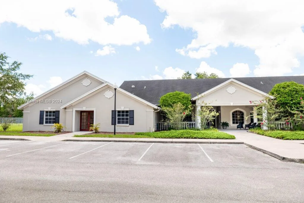 12 E Grove Ave, Lake Wales, FL 33853