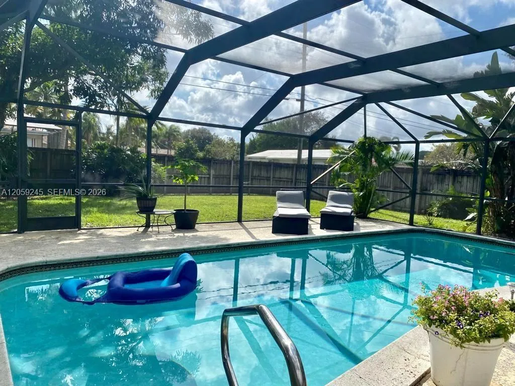 4116 Taft St, Hollywood, FL 33021
