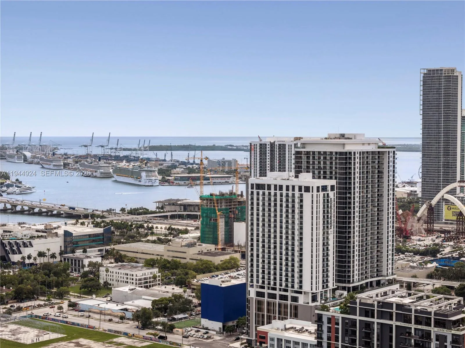 UNI TOWER – photo 22